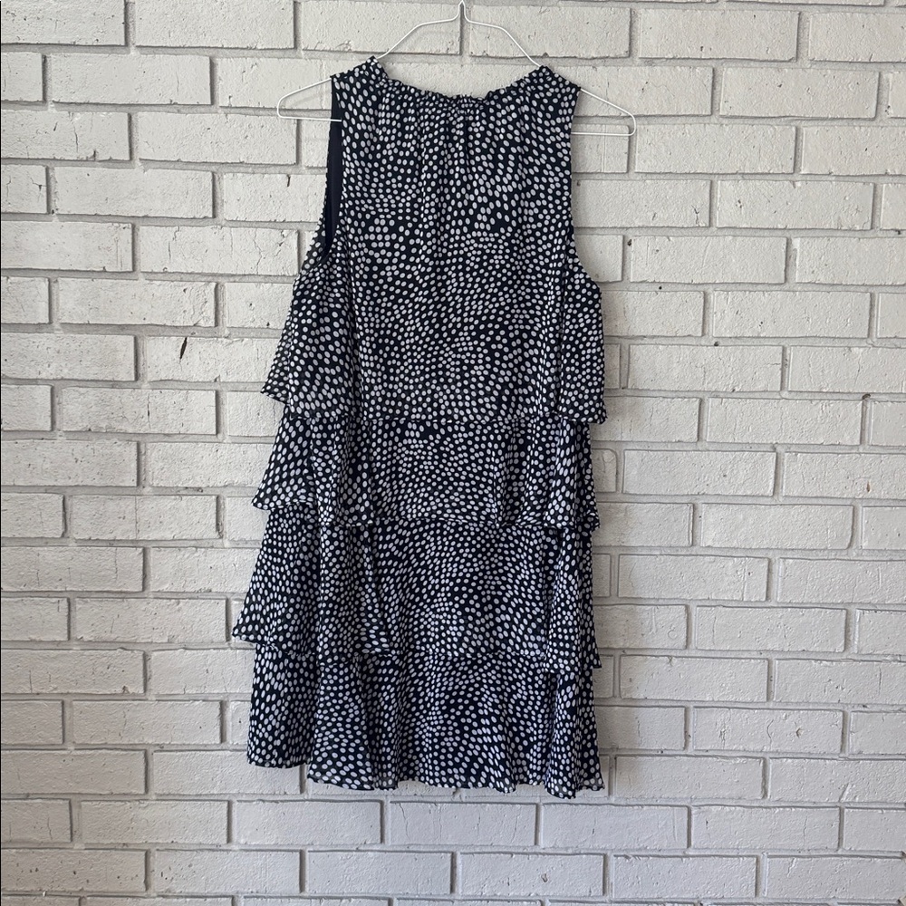 Nine West Black and White Sleeveless Midi Dress Polka Dot Tiered size 10 - Picture 3 of 6